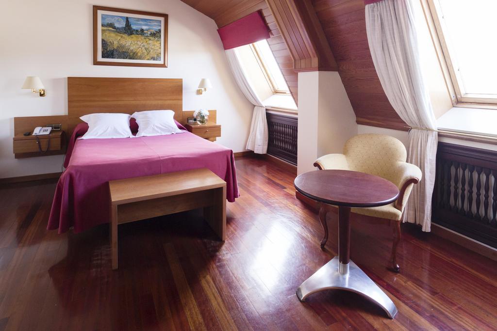 Hotel Valencia Ferrol Ngoại thất bức ảnh