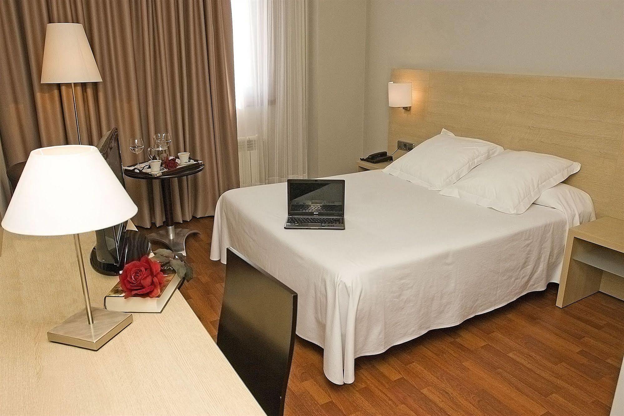 Hotel Valencia Ferrol Ngoại thất bức ảnh